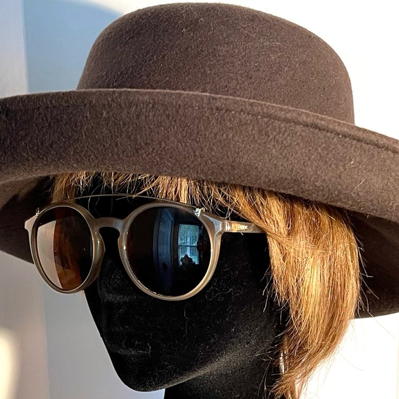 Ladies “VOGUE” Sunglasses in Original Case main image 5